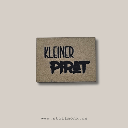 Label - " Kleiner Pirat " - ca. 3 cm x 4 cm - Kunstleder ++ Farbauswahl ++
